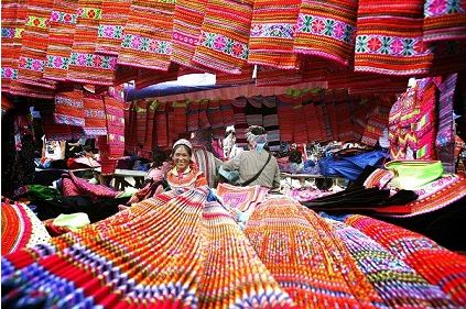 5-best-places-to-shop-in-Sapa-Market